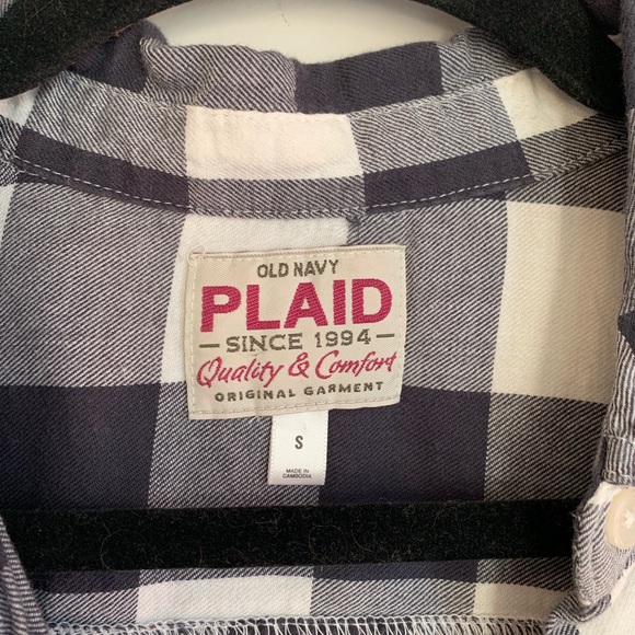 Old Navy Plaid Black and White Flannel - Picture 2 of 5